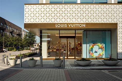 louis vuitton plano west.